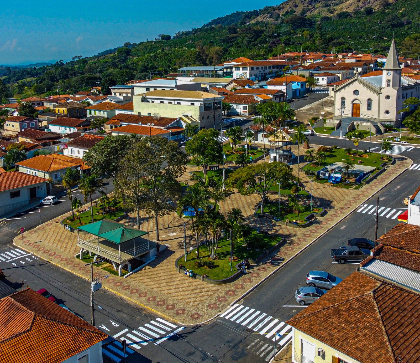 PRACA CENTRAL ALBERTINA PRACA JOSE INACIO DINIZ ALBERTINA 2